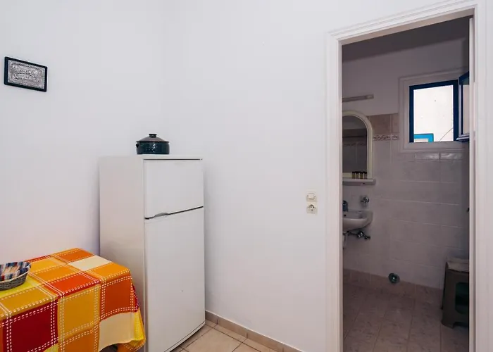 Anna Konukevi Vathi (Sifnos)